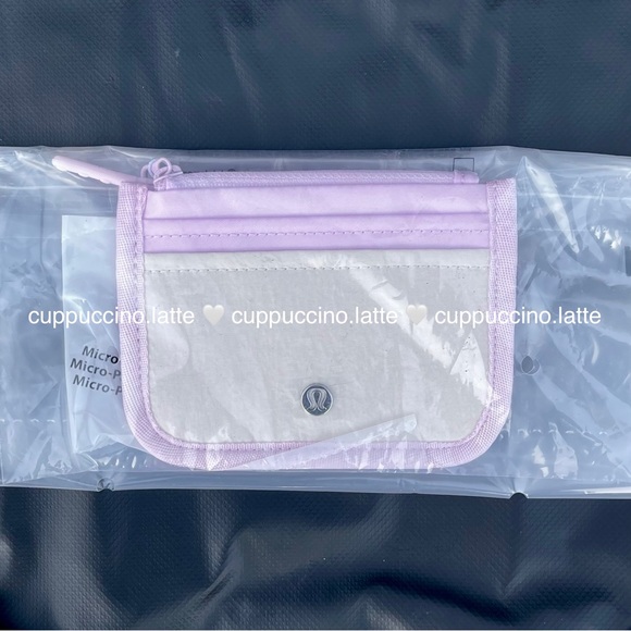 🩷NWT🤍Lululemon True Identity Wallet - Meadowsweet Pink/White Opal - Picture 2 of 7